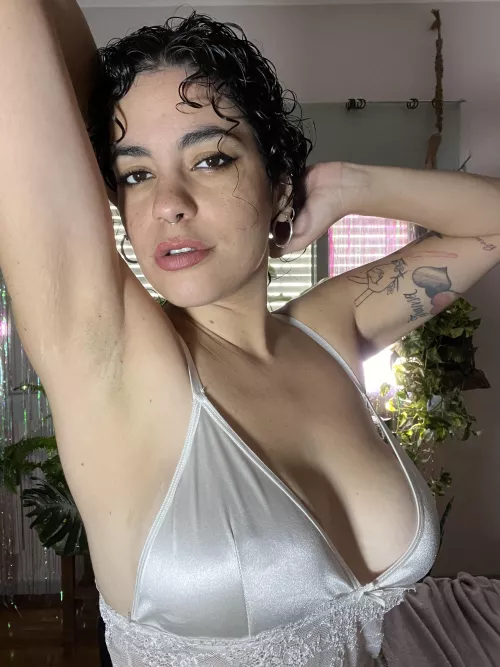 Do you like my armpits like this or do I leave them hairy ?  by Addictivee_doll