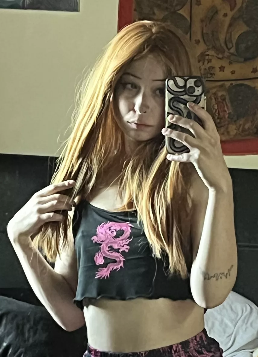 Don't know why this croptop is so comfy posted by am_ferra_