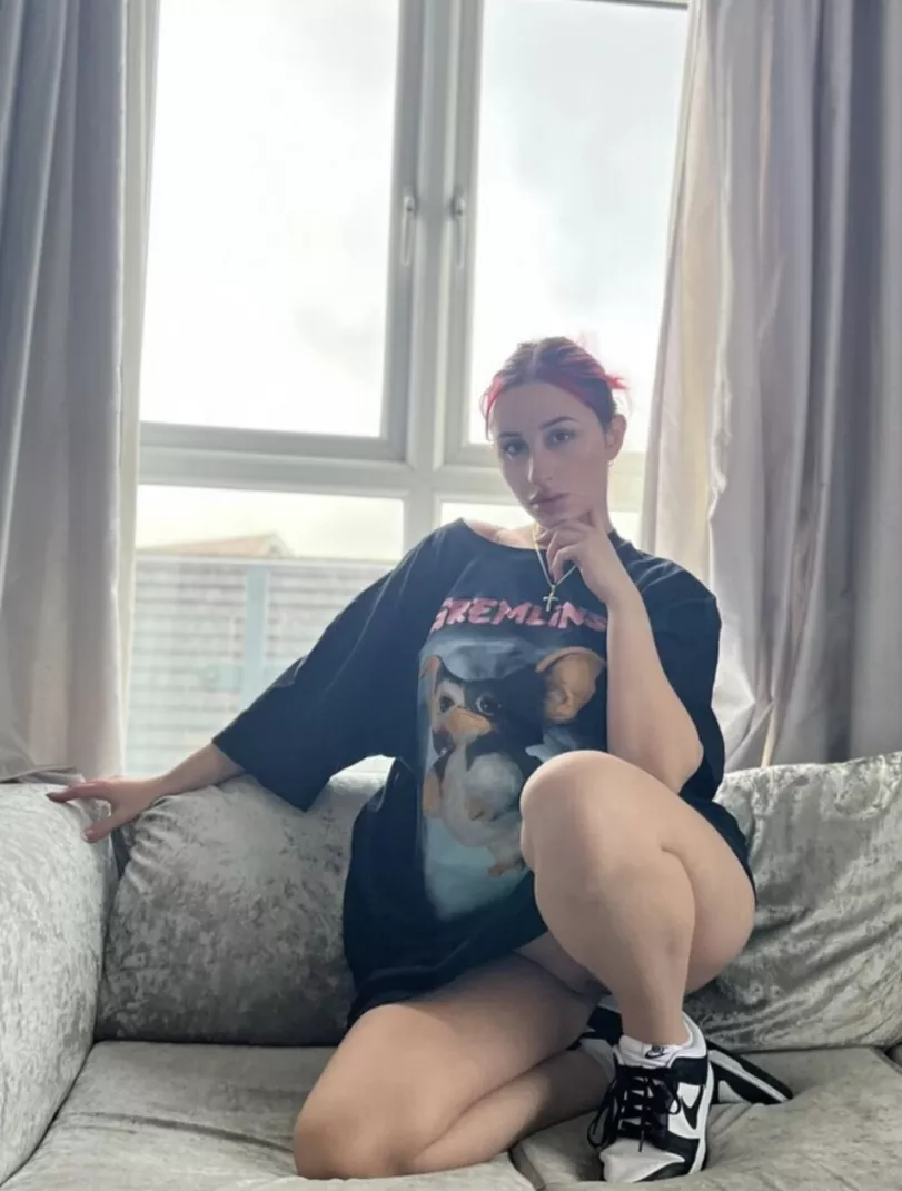 Don't stare at the bottom, look me in the eyes. posted by girlfromyourdream