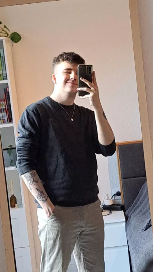 Enjoying a great Sunday :)) how is everyone doing today?  by Odd_Bean-_-