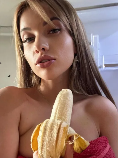 Extremely hungry right now by hasastdankickma