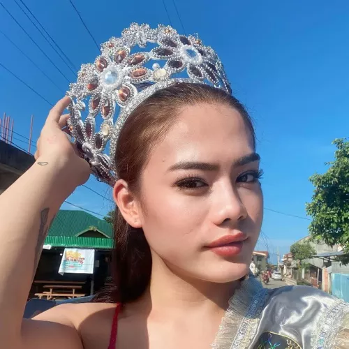 hello ❤️ by RazzmatazzPlane8990