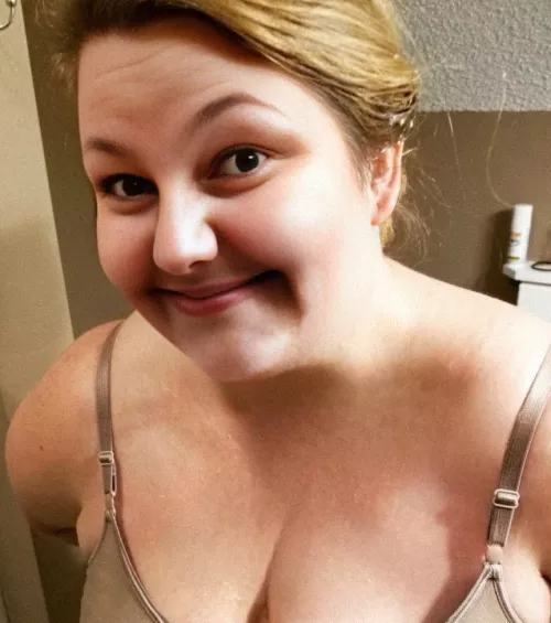 I wonder if I tickle your fancy? Nerdy bi autistic gal here, hi  by PrincessKellyOrgana