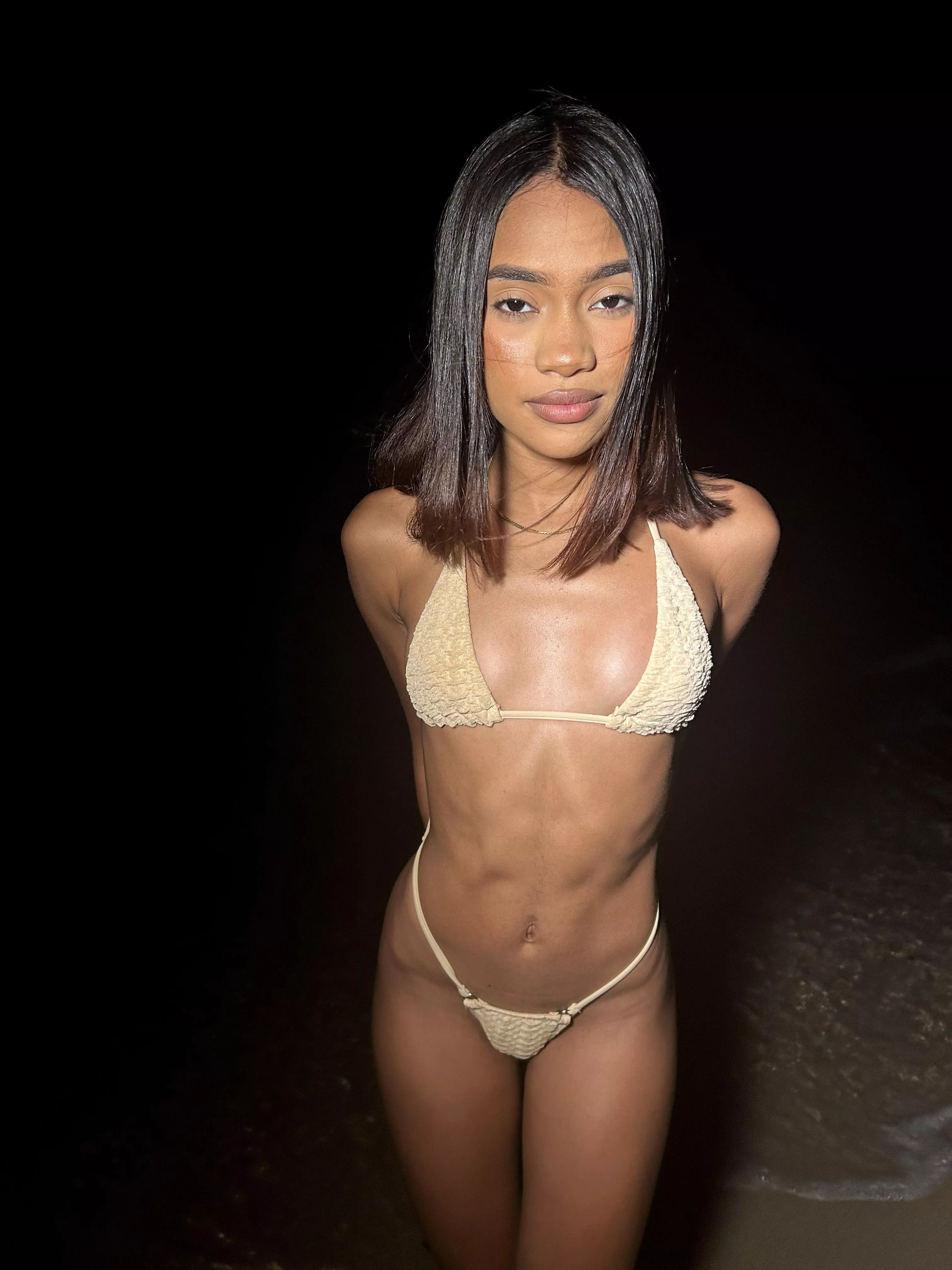 Late night photo shoot. Makes me hot!! posted by Daecorum