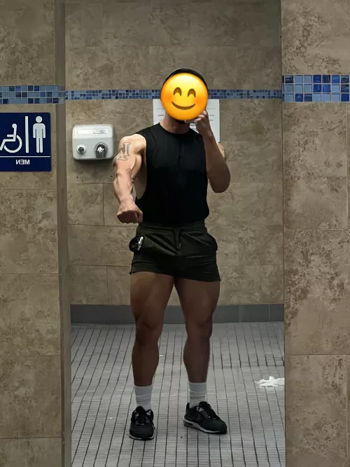 Love this gym mirror by AdonisFit69