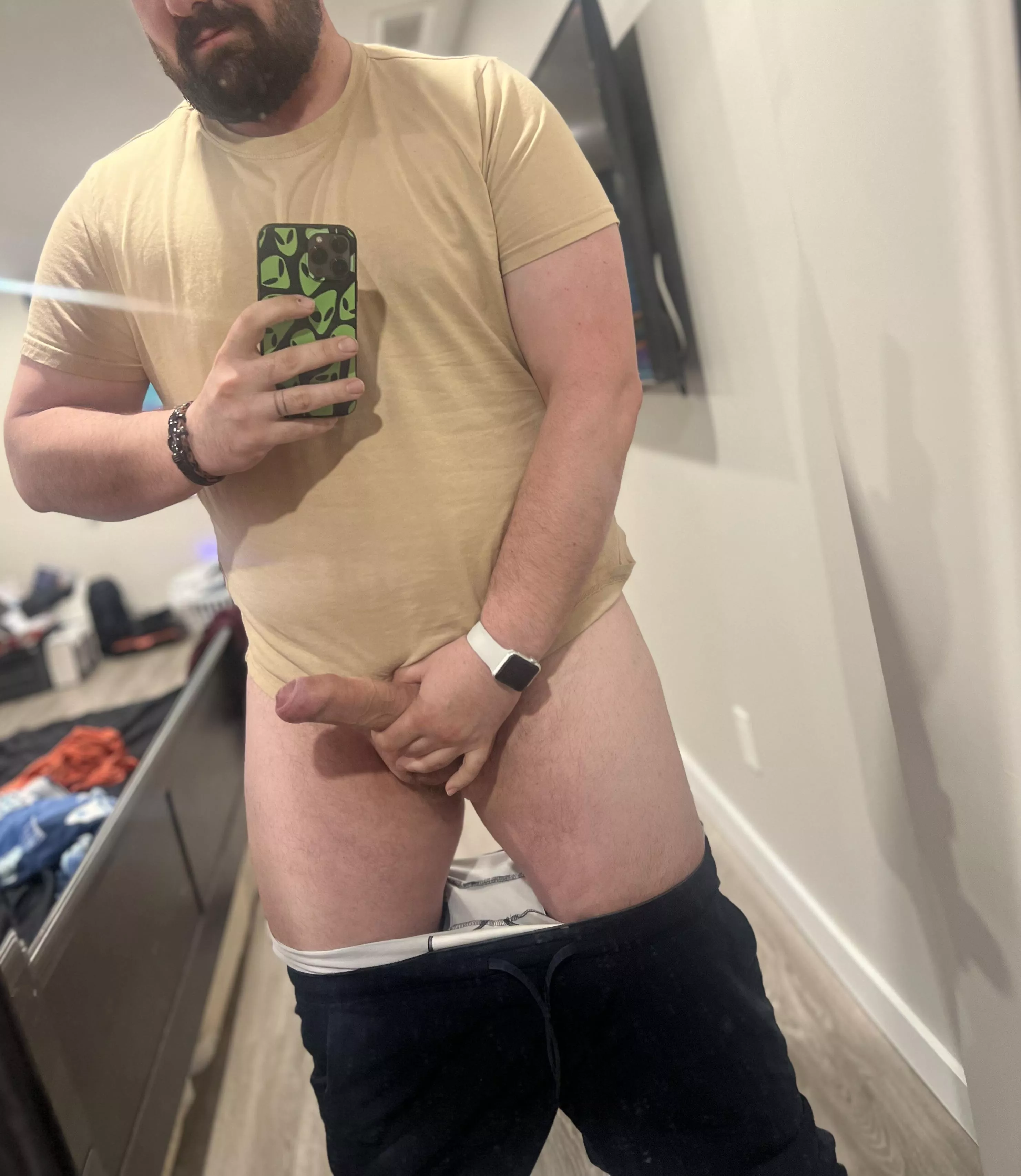 Married father of 4. 6’1” 275lbs  posted by RyanCri