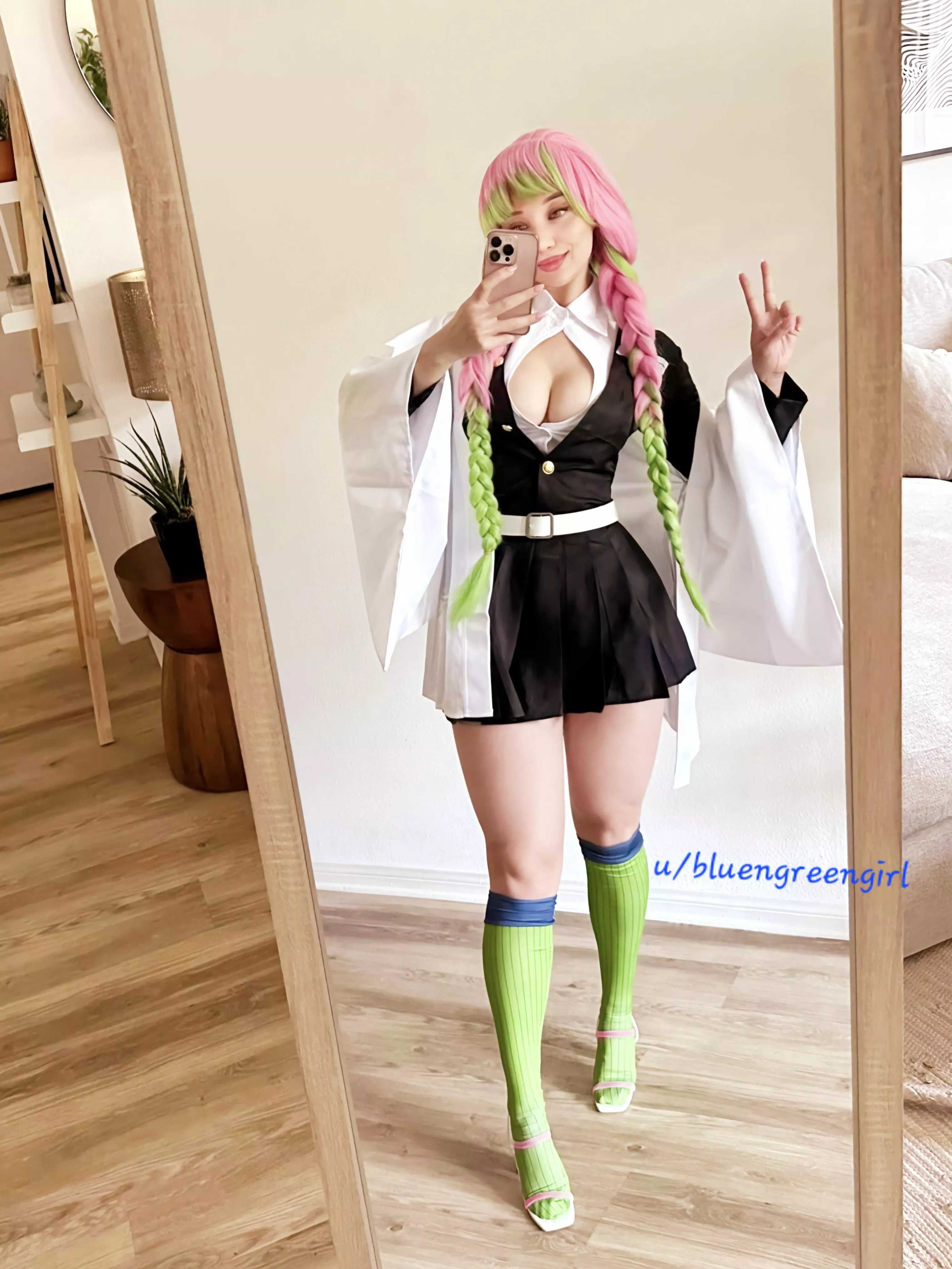 My Mitsuru cosplay posted by BluenGreenGirl