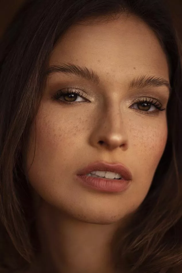 Naila Van Kommer posted by SensitiveVariation51