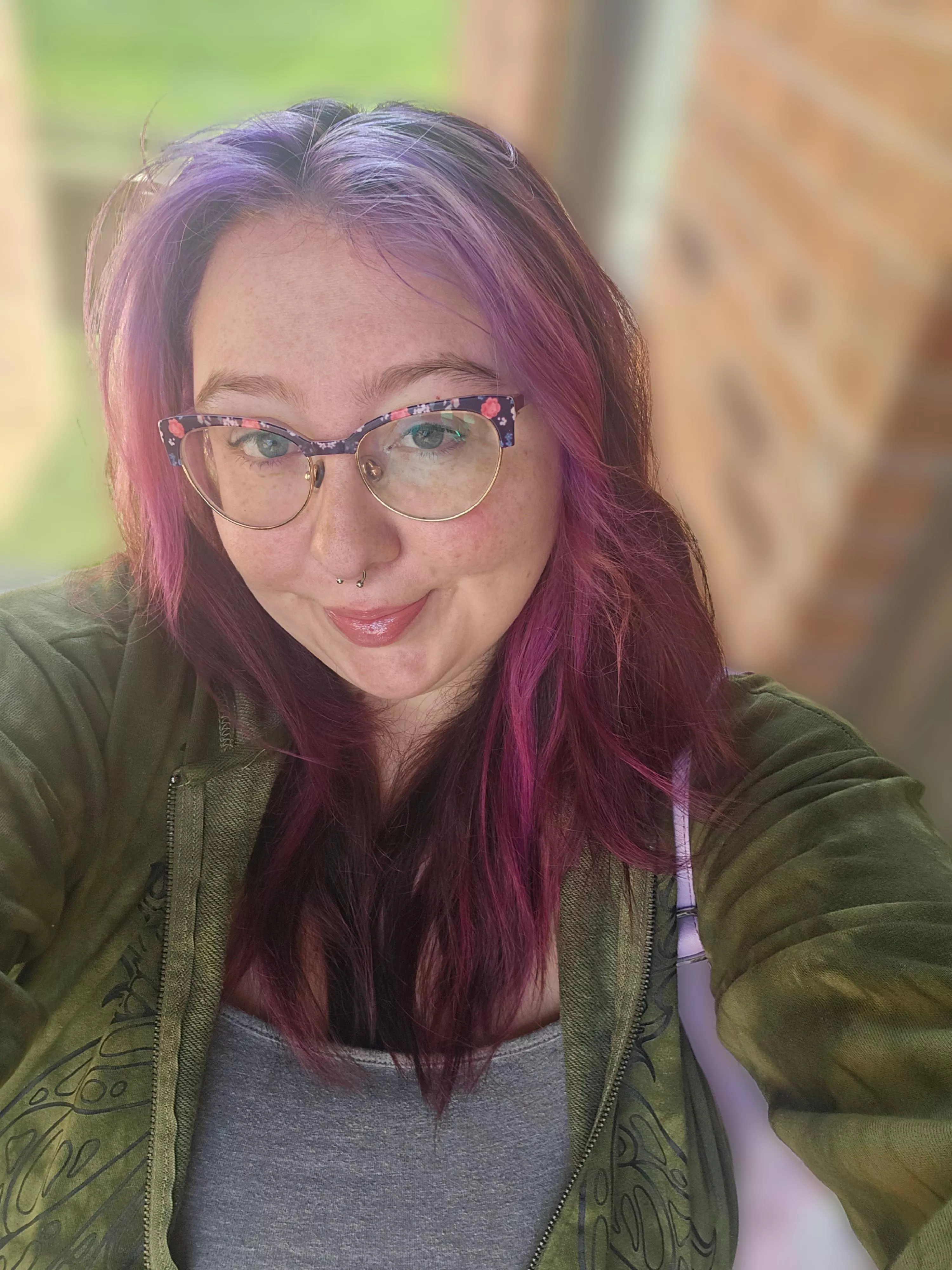 No makeup day🥰 how's your weekend?  posted by sapphiremelonz