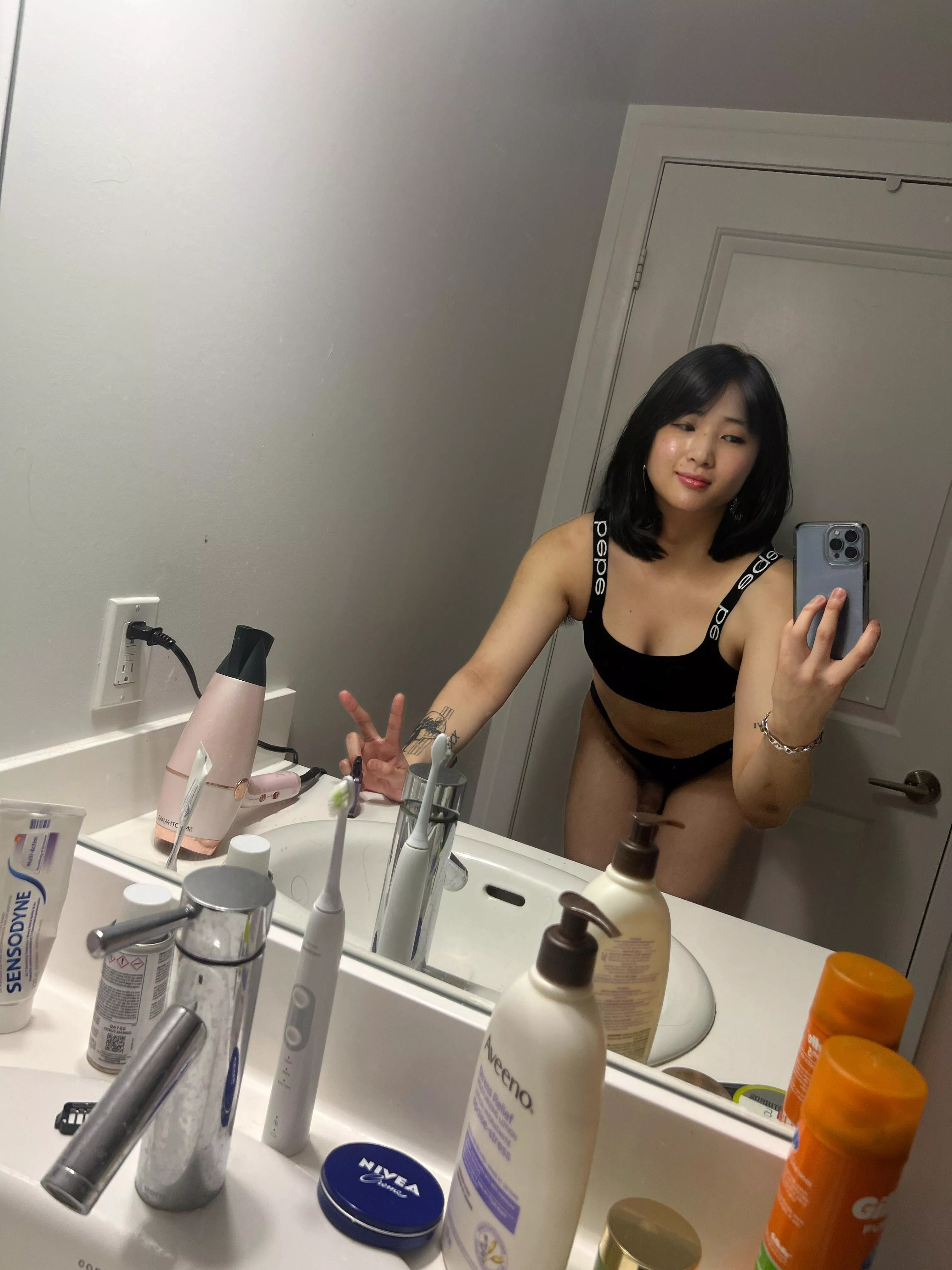 Showing myself part 2 hehe🫣 posted by Naomichoifemboi