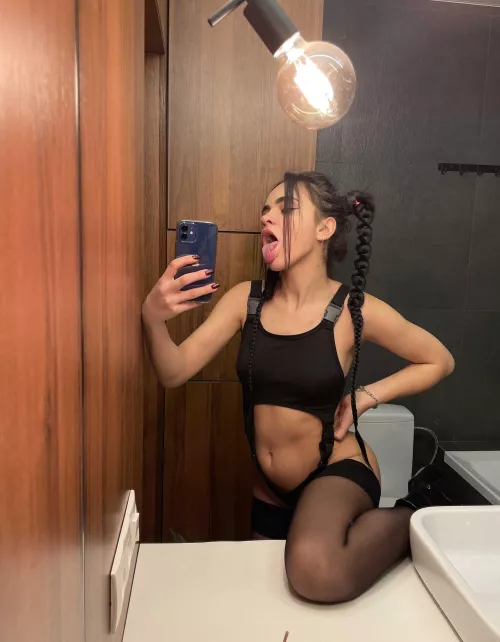 Tell me the size of your member with just one smiley by Queen_Voluptuousness