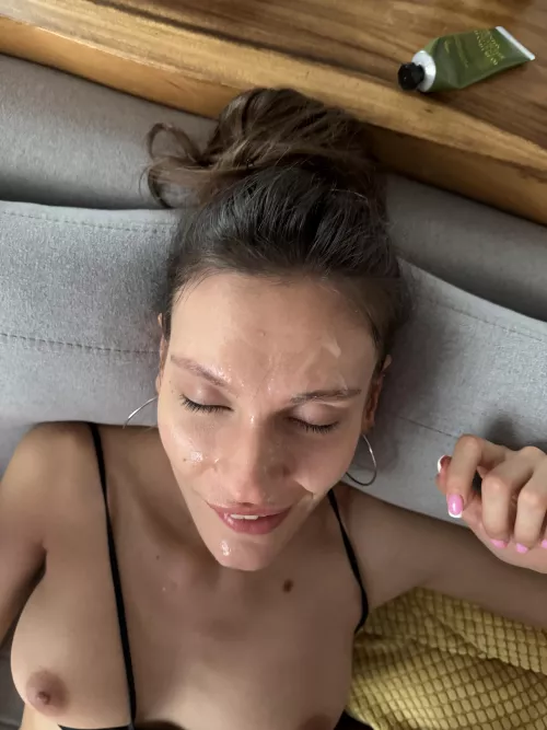 The guy loves to cum on my face and I don't mind. by auocamille