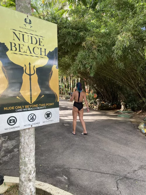 Wait for me!  I’m coming! Hold on! Xoxo by RiverodiaBigButt