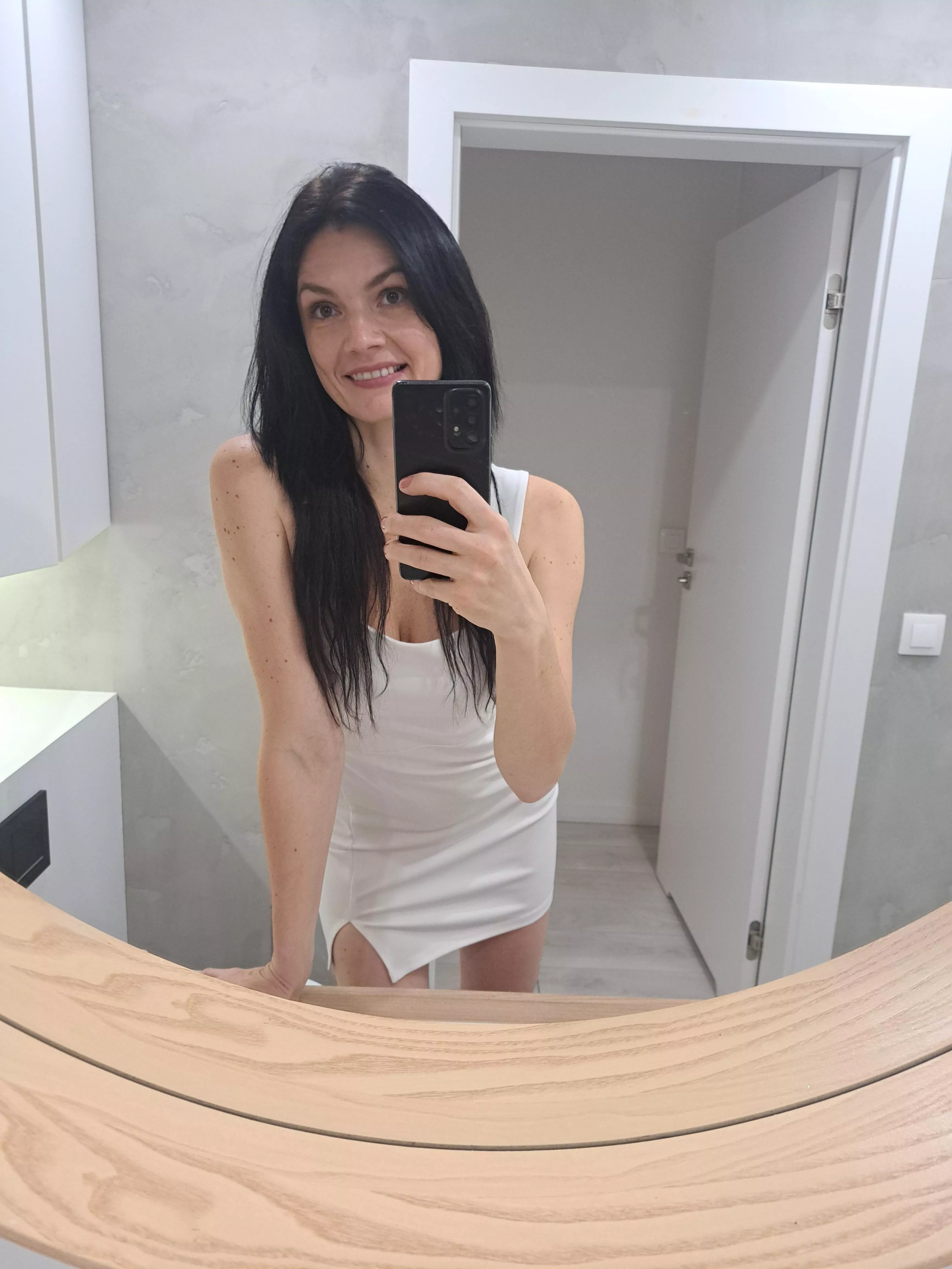 White 🤍 (f36) posted by MartaPeonly