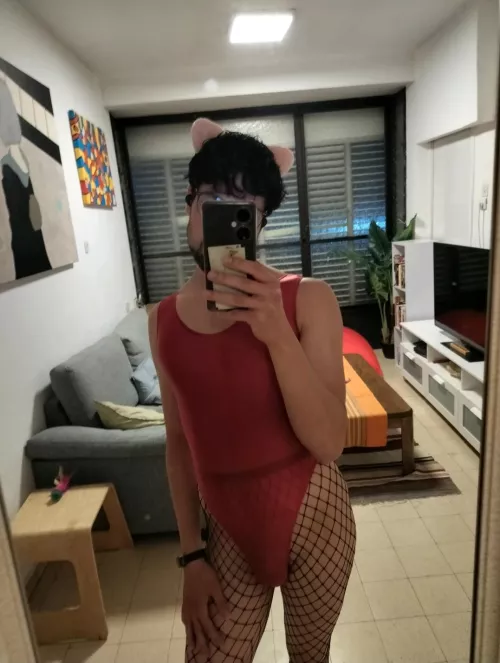 Who else likes to smoke weed and dress like a girl? by TimeComfortable3380