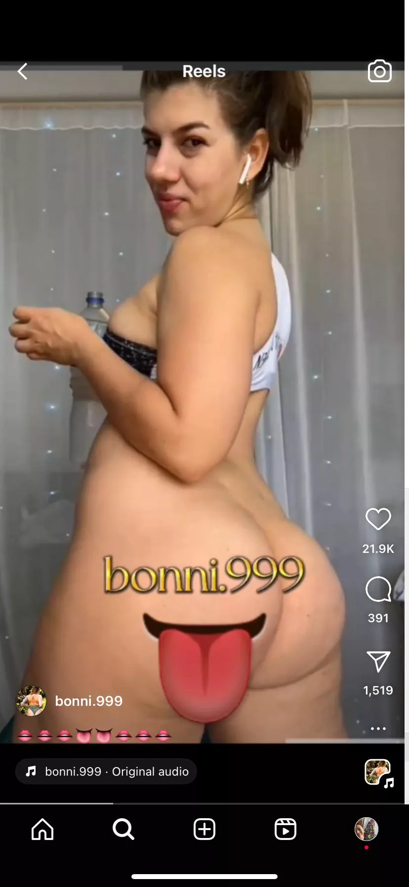 Who is she posted by Camilo23y