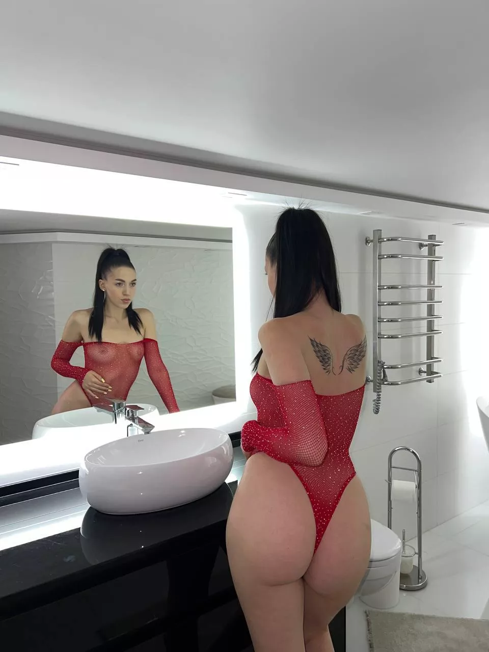 your slut is getting ready to fulfill your desires posted by flexible_snak3