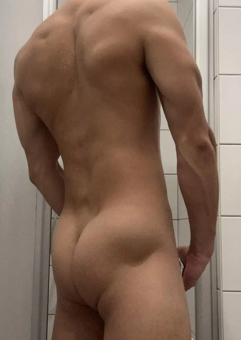 (19)Rate my butt  posted by Select_Equipment4297