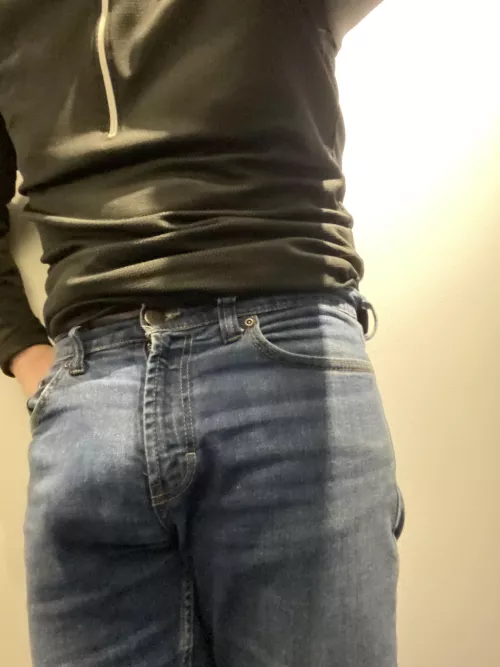 (61) when it's in the pants .. would you notice it at the checkout aisle by Cold_Pipe831