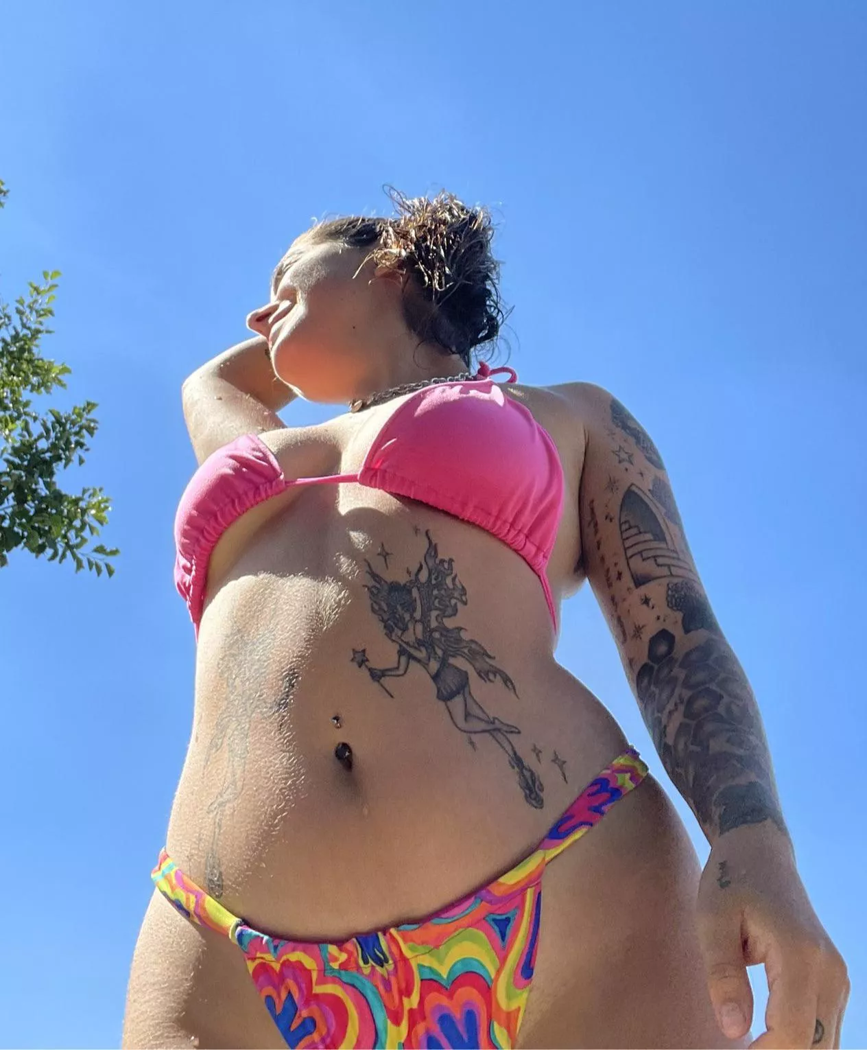 A little bit of underboob 👅 posted by wavyfairy69x