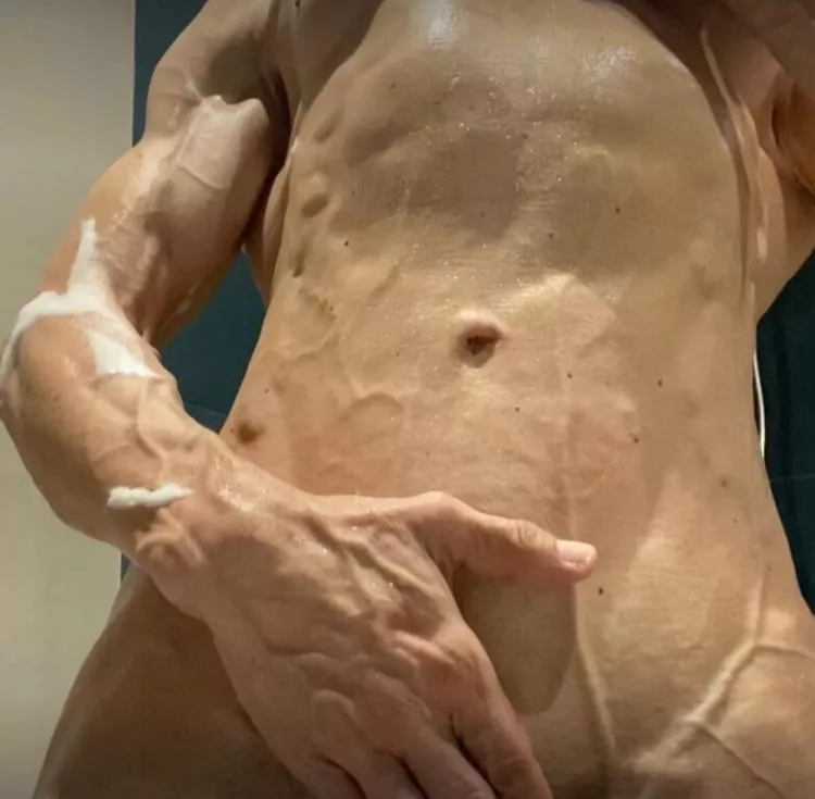 Anyone into a muscle mature woman with thick veins? posted by muscledreamvalley
