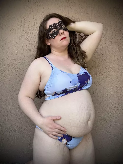 Bump needs love by CurvyMamasFeet