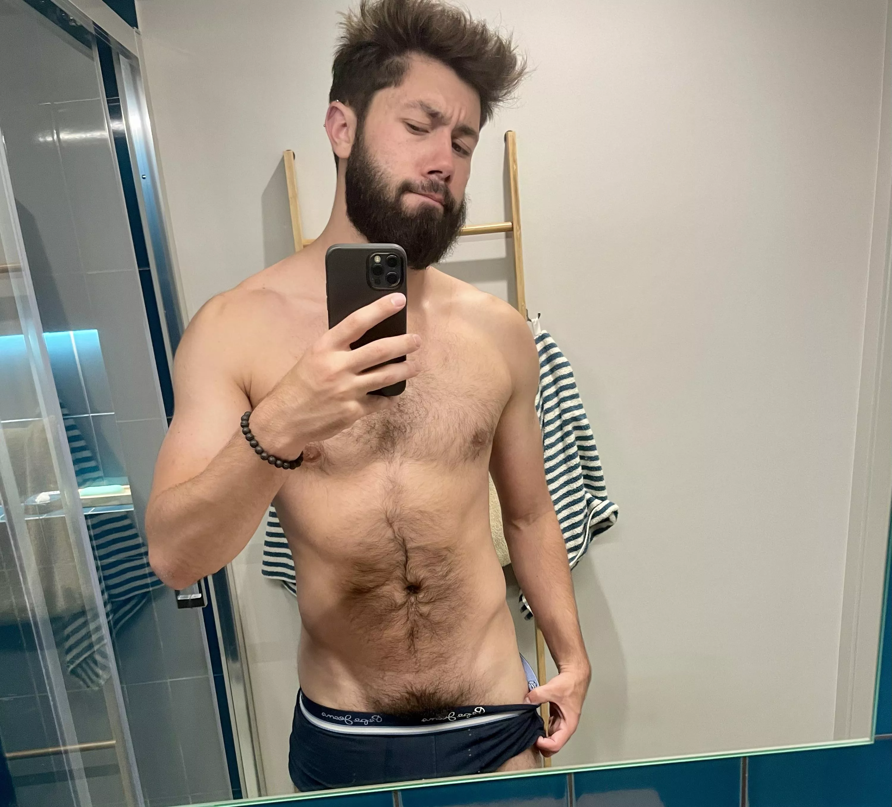 Feeling like narcissus⚡️ posted by AxlRagnarok