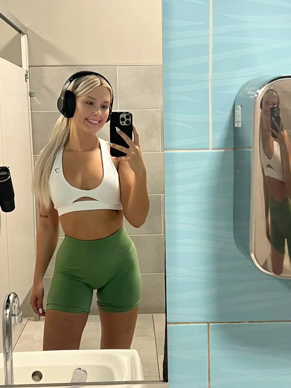 Have you ever hooked up with a slut in the gym posted by sidmin