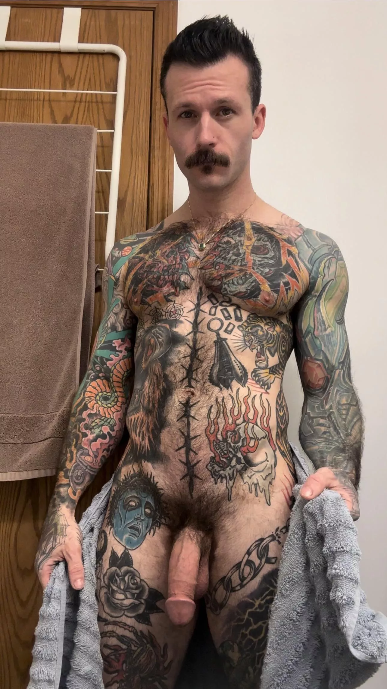 Heres your reminder that holiday candy is on sale posted by Triplefit