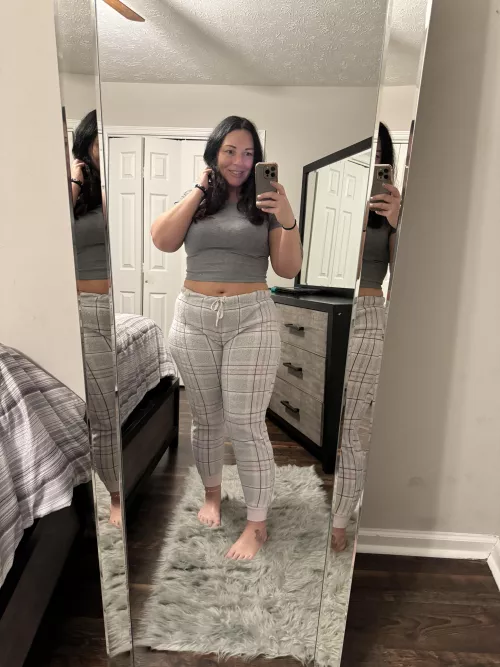 Hi:) this is my first time posting on this app lol  by Danie_01