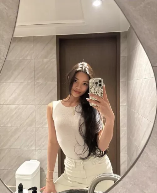 how happy would u be if she was ur girl?  by devilndaisies