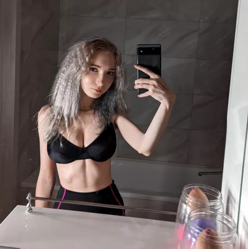 I have a type of body that needs a hard cock twice a day by enchantedcheese