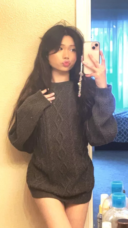 I love Oversized Sweaters by SailorDae