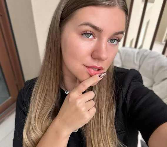 i will touch your back with my long nails by strungdelorme