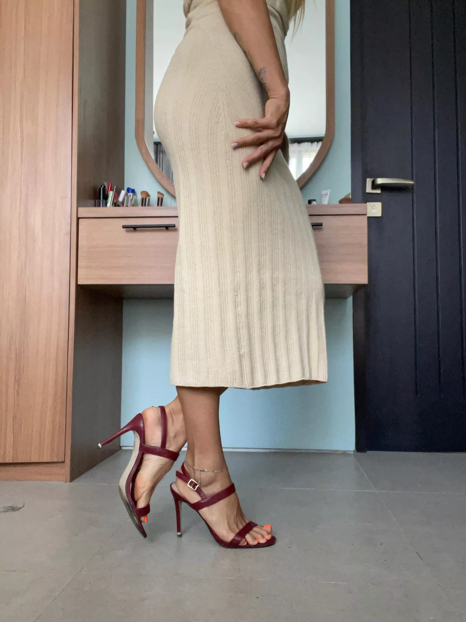 I’ll play with my legs only  posted by Amanda_Troy