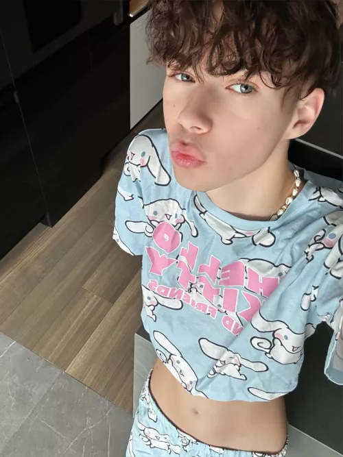 Interested to know if you'd be okay with a twink in revealing outfits?(19yo125lbs) by SpicySisterxo_