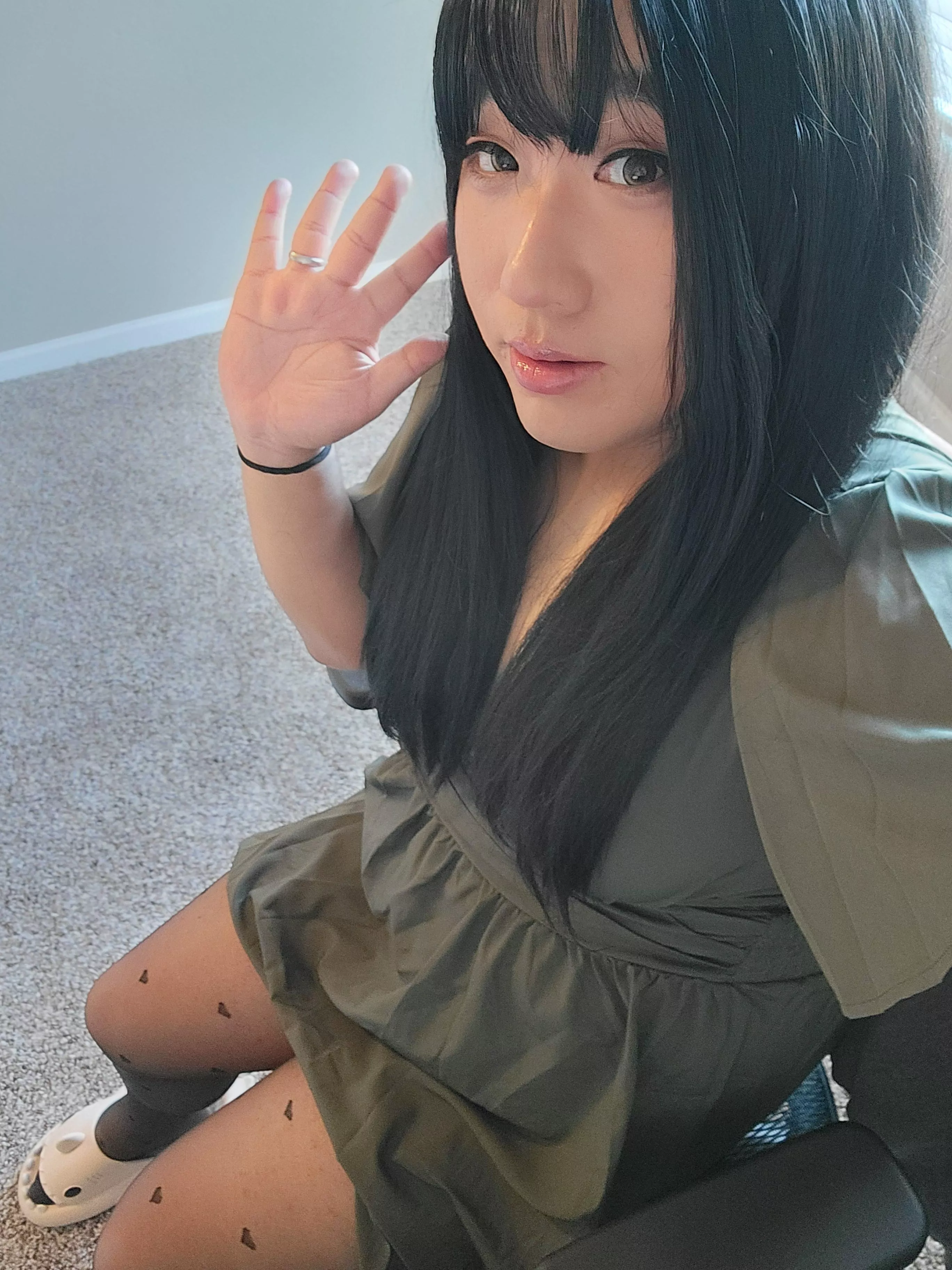 Just found out that my phone actually takes a photo if I show my palm… posted by meganmacon