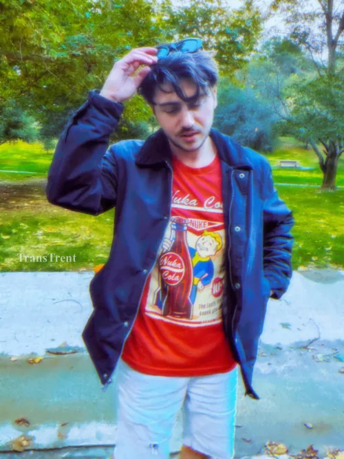 March 31st is trans day of visibility! So here I am a trans gaymer wearing my favorite fallout shirt by TransTrent