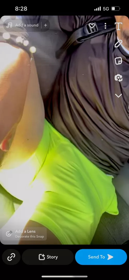 Phoenix need attention by Fenyxthick