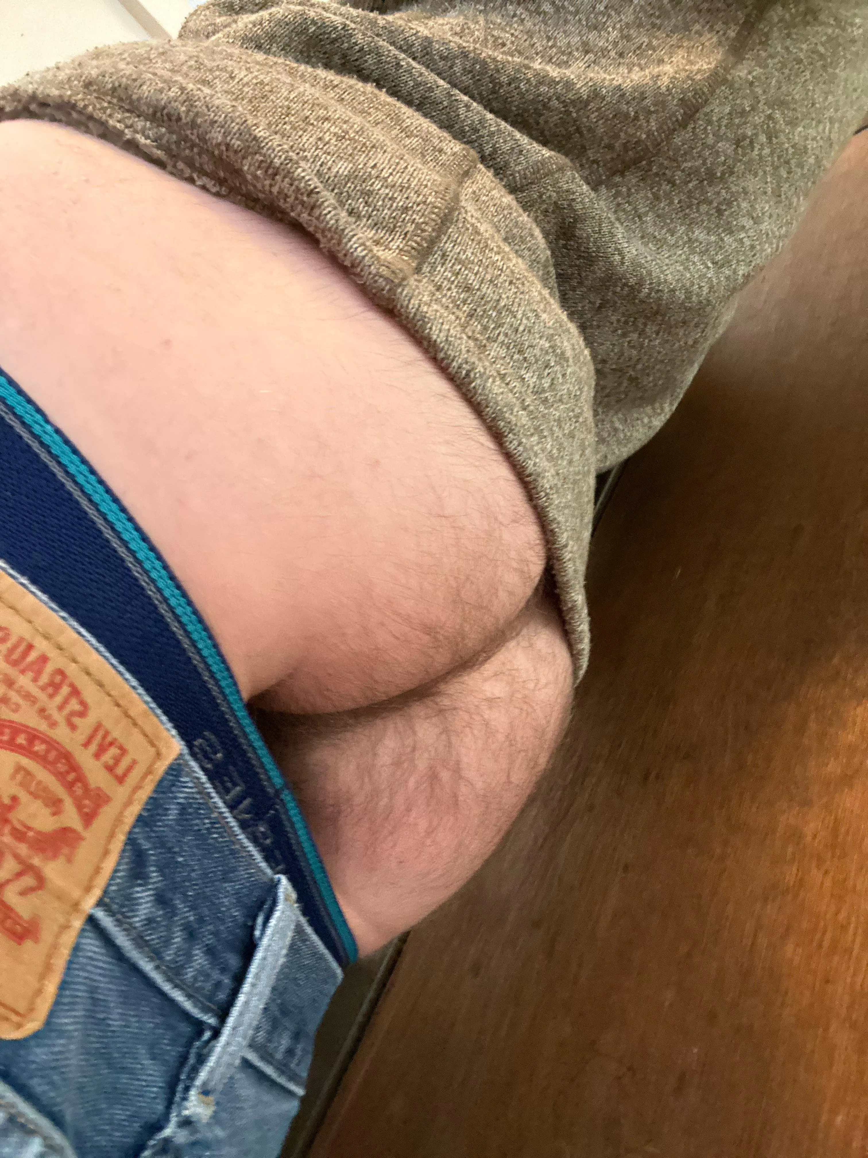 Remote work makes me horny posted by JaydenLogos_sissy