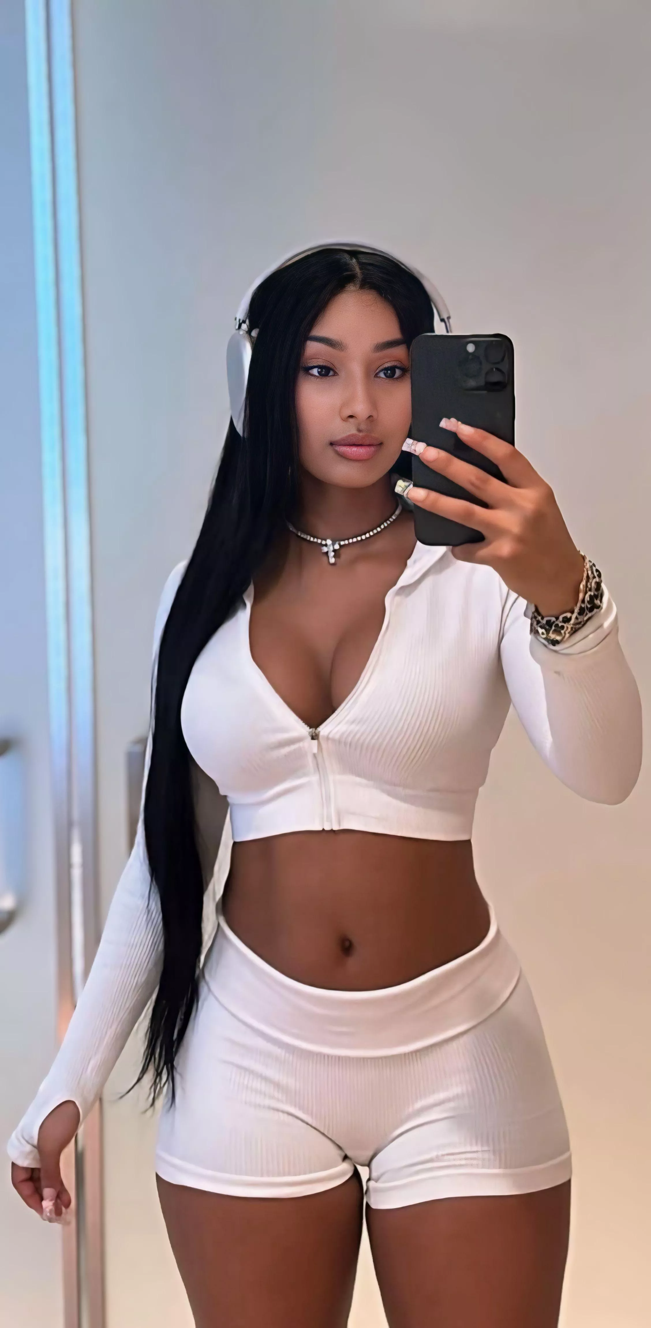 Rubi🌹 posted by Target_practice_