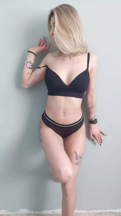 small, 18, ready to love you by AsthmaEel