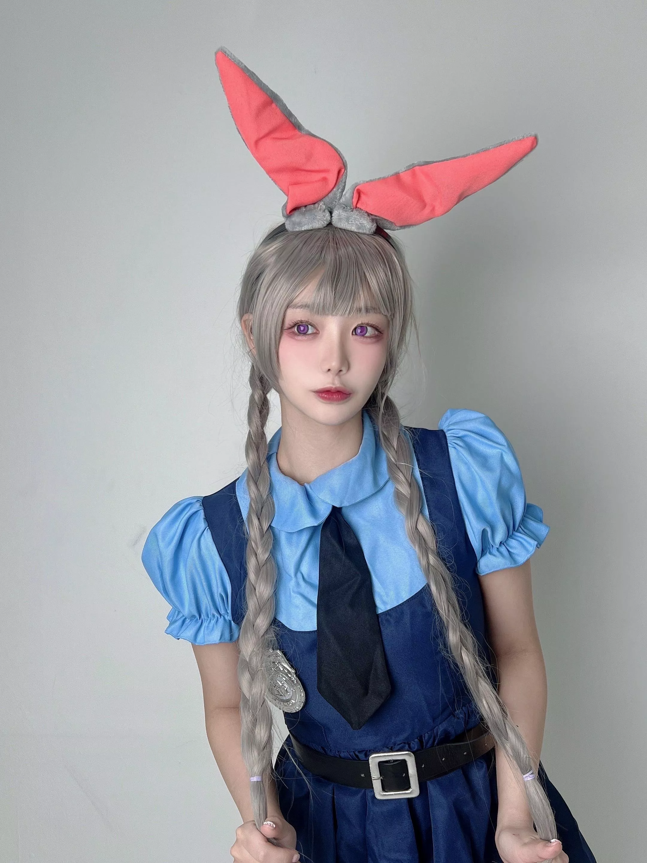 a tiny Asian bunny :3 posted by Minimum-Fisherman142