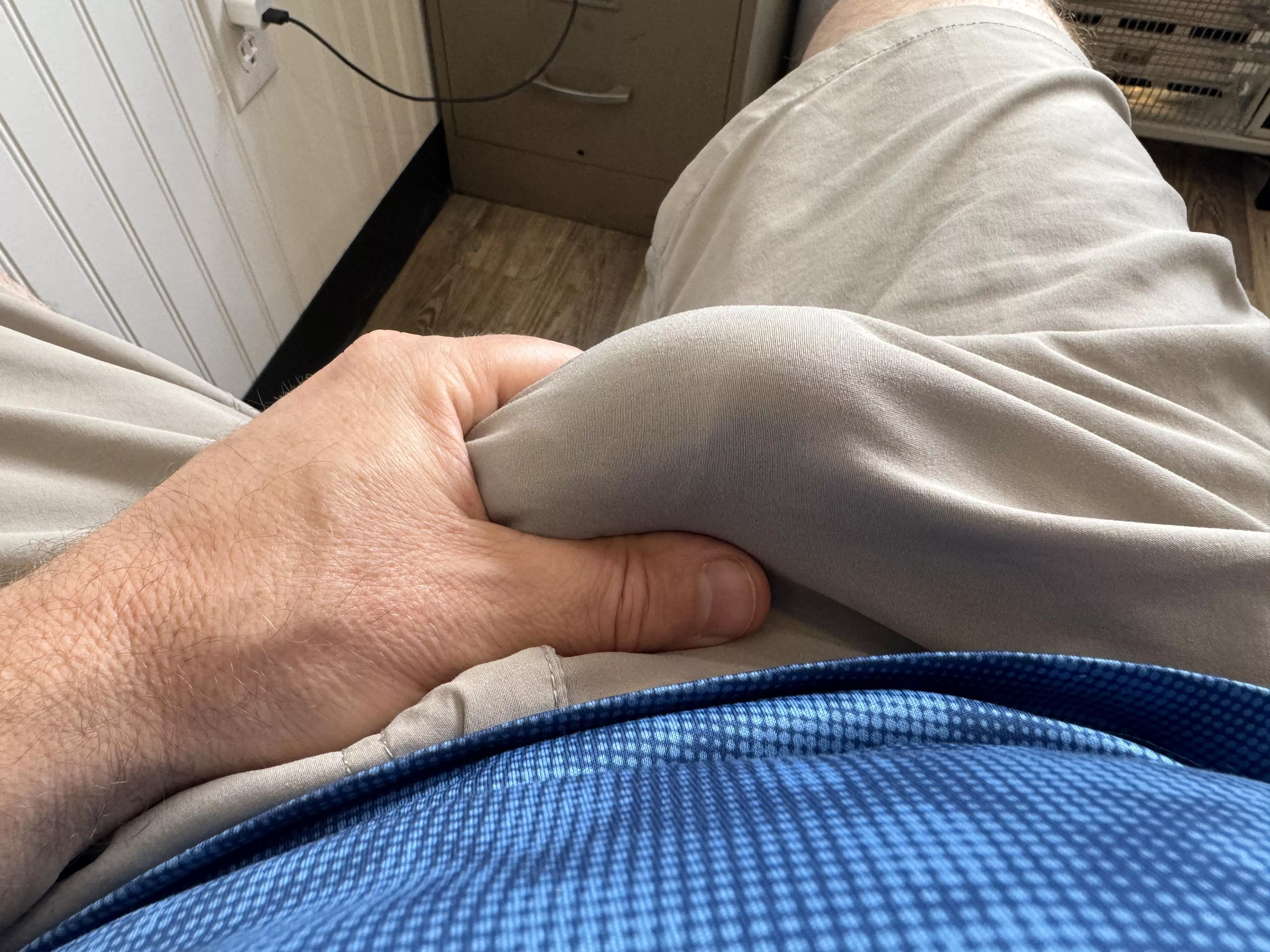 Afternoon Reddit got me like…(49) posted by porch_maker