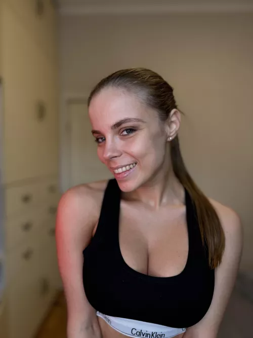 Are you sure you're looking at my eyes? by adlenaline_