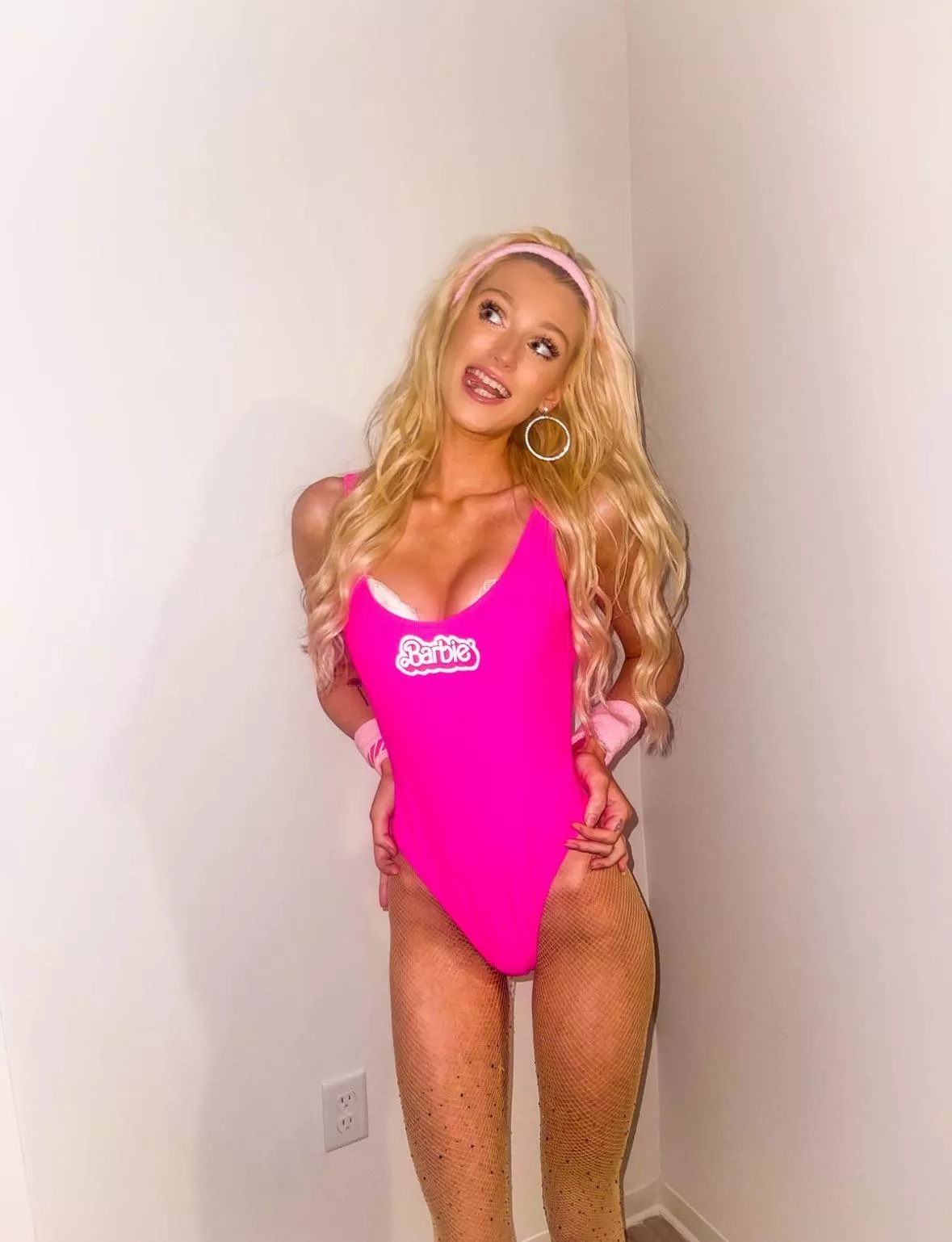 Barbie pose 1 posted by TrainingSkin9845