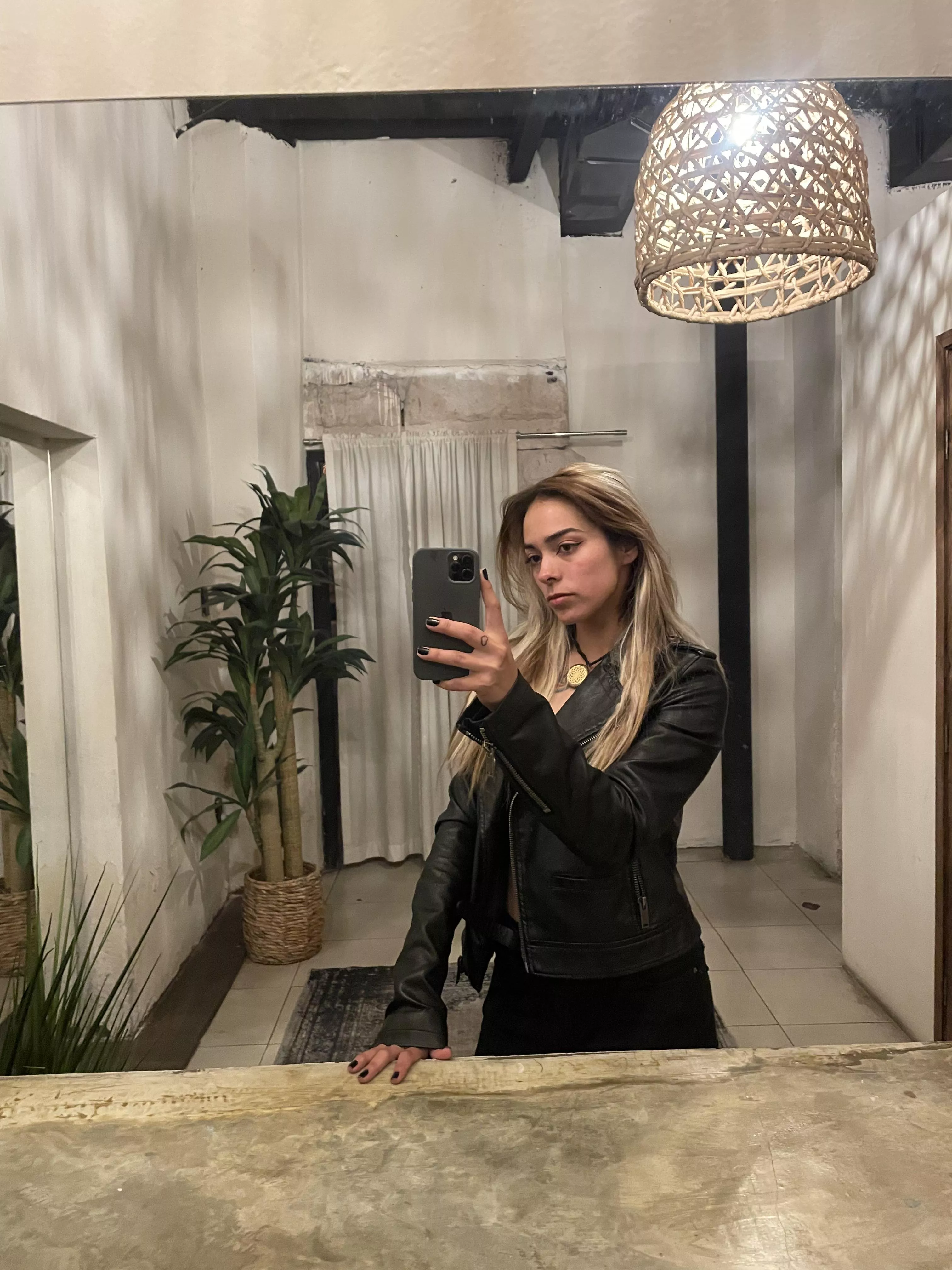 be honest, am i pretty classy posted by Anelchacon