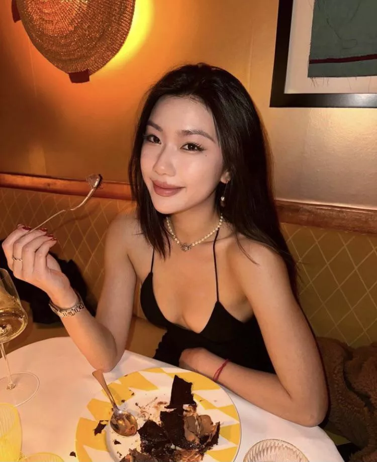 blind date with her, are u happy? posted by devilndaisies