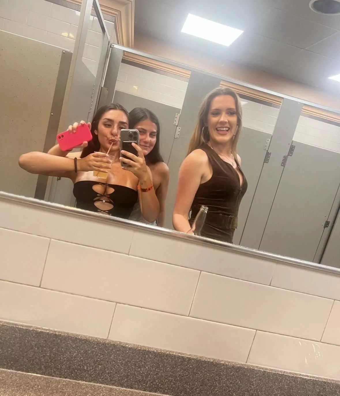 Center of attention  posted by candieappl3