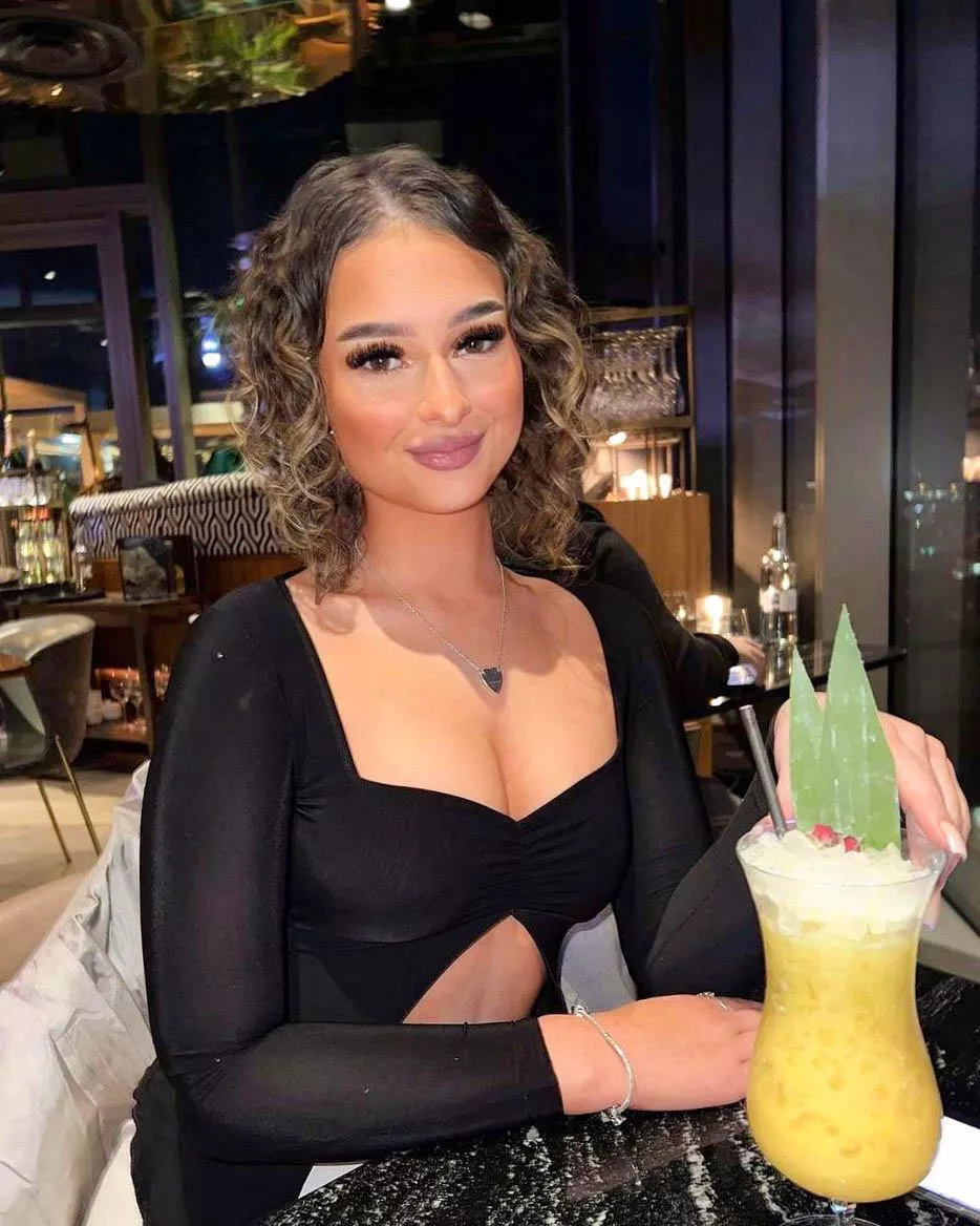 classy look posted by Creepy-Chart116